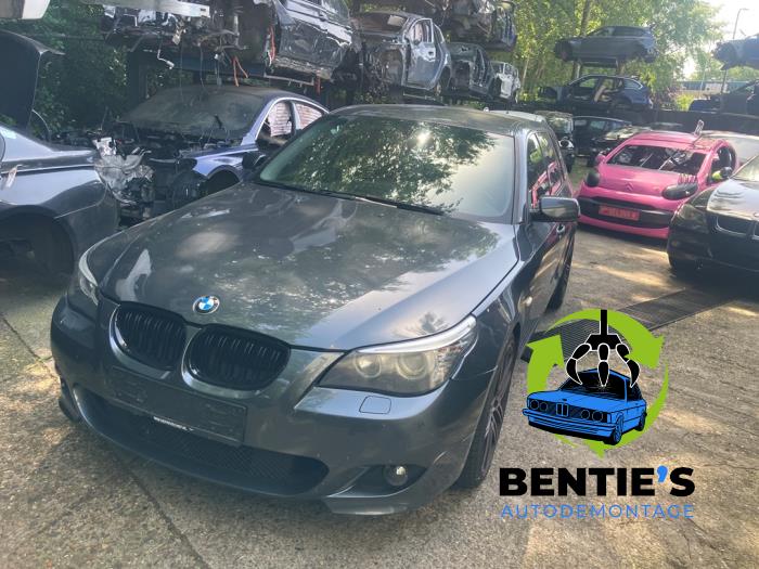 BMW 5 serie Touring 523i 24V Vehículo de desguace (2008, Gris)