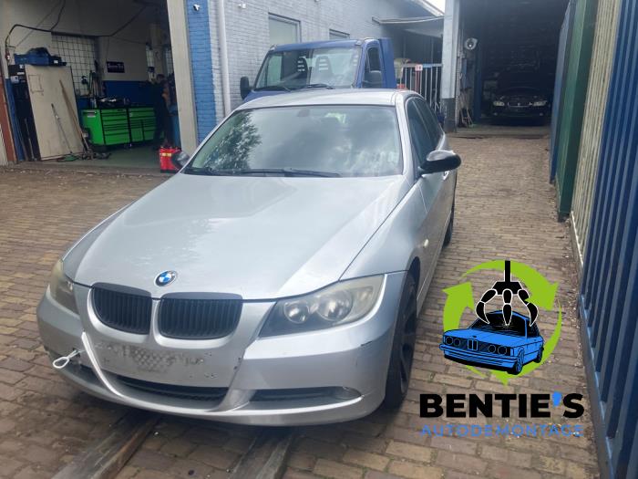 BMW 3 serie 320i 16V Vehículo de desguace (2005, Gris)