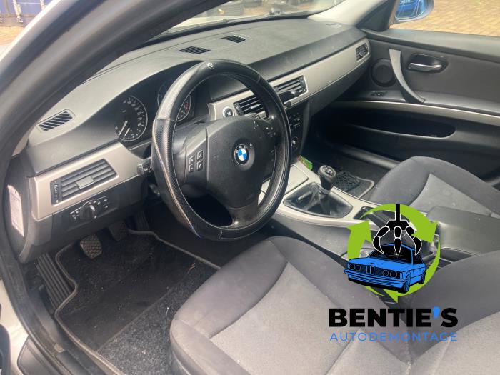 BMW 3 serie 320i 16V Vehículo de desguace (2005, Gris)