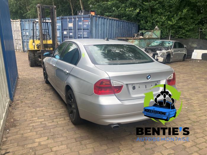 BMW 3 serie 320i 16V Vehículo de desguace (2005, Gris)