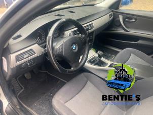 BMW 3 serie 320i 16V Vehículo de desguace (2005, Gris)