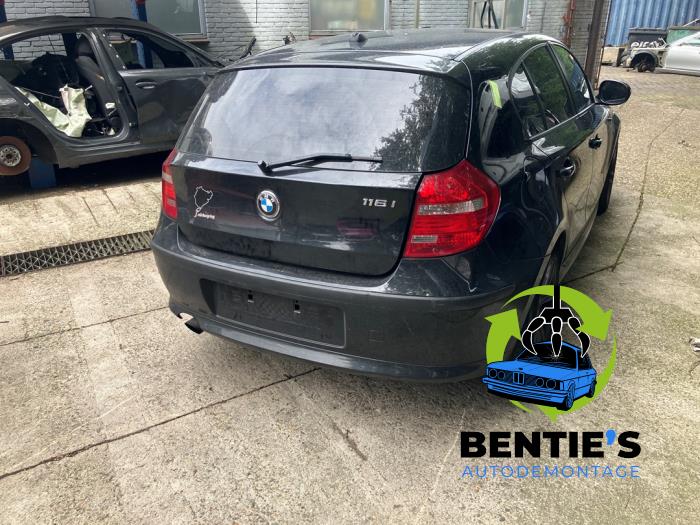 BMW 1 serie 116i 2.0 16V Vehículo de desguace (2010, Negro)