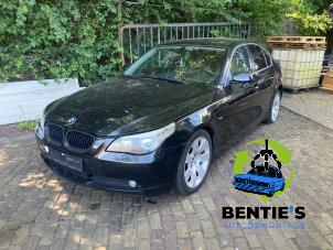 BMW 5 serie 520i 24V Vehículo de desguace (2004, Negro)