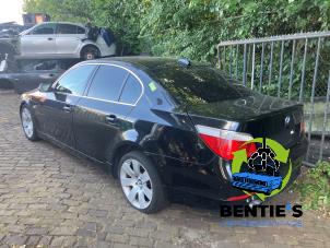 BMW 5 serie 520i 24V Vehículo de desguace (2004, Negro)