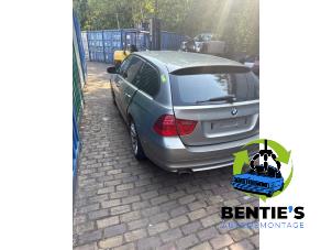 BMW 3 serie Touring 318i 16V Vehículo de desguace (2009, Marrón)