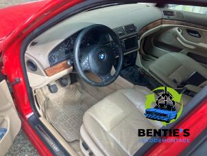 BMW 5 serie Touring 540i 32V Vehículo de desguace (2000, Rojo)