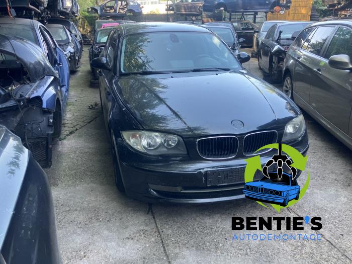 BMW 1 serie 116i 1.6 16V Vehículo de desguace (2007, Negro)