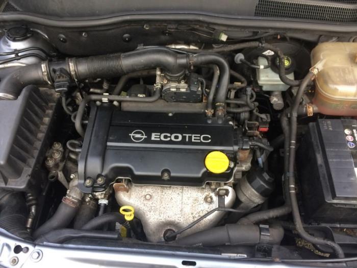 Opel Astra H 1.4 16V Twinport Vehículo de desguace (2004, Gris)