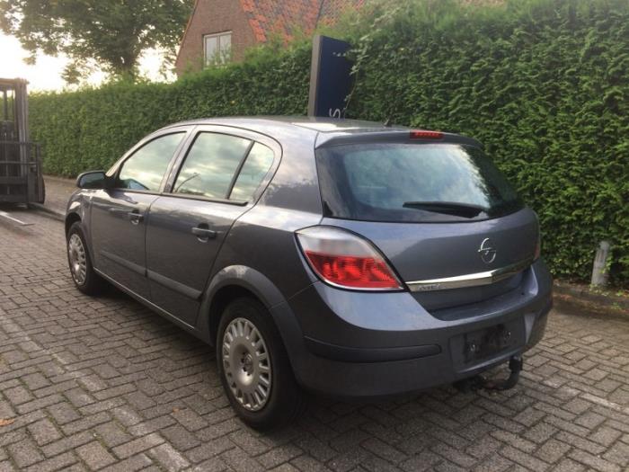 Opel Astra H 1.4 16V Twinport Vehículo de desguace (2004, Gris)