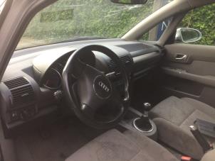 Audi A2 1.4 16V Vehículo de desguace (2000, Gris)