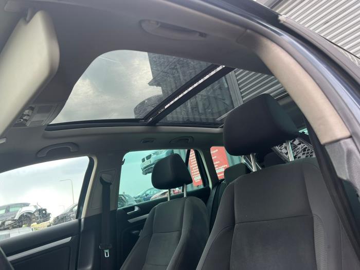 Volkswagen Golf VI Variant 1.6 TDI 16V 105 Épave (2010, Bleu)