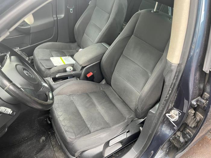 Volkswagen Golf VI Variant 1.6 TDI 16V 105 Épave (2010, Bleu)
