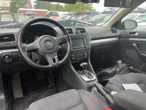 Volkswagen Golf VI Variant 1.6 TDI 16V 105 Épave (2010, Bleu)