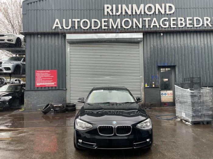 BMW 1 serie 116d 2.0 16V Salvage vehicle (2011, Black)