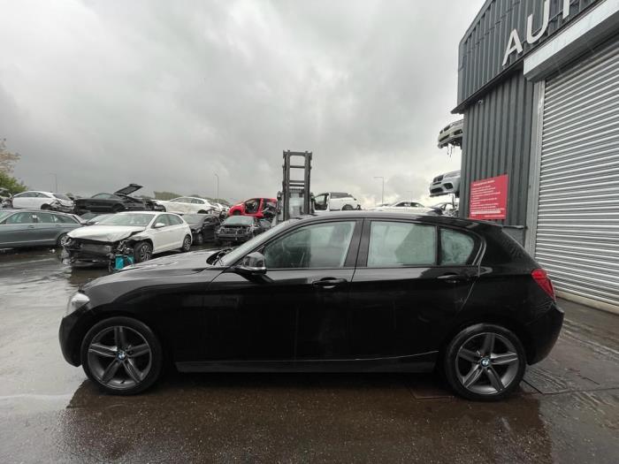 BMW 1 serie 116d 2.0 16V Salvage vehicle (2011, Black)