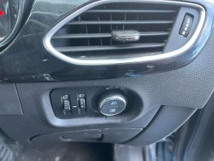 Opel Astra K 1.4 16V Épave (2017, Bleu)
