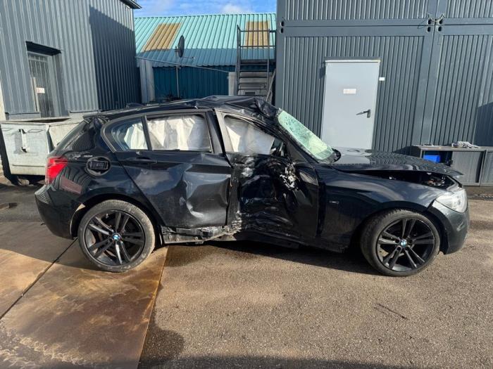 BMW 1 serie 114i 1.6 16V Épave (2014, Noir)