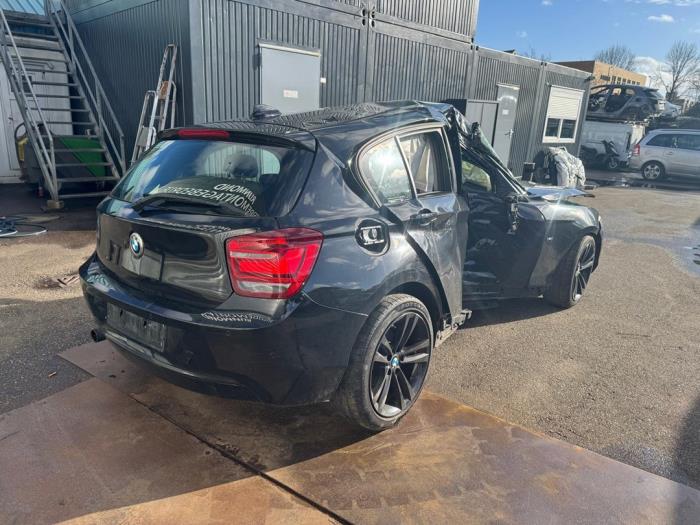 BMW 1 serie 114i 1.6 16V Épave (2014, Noir)