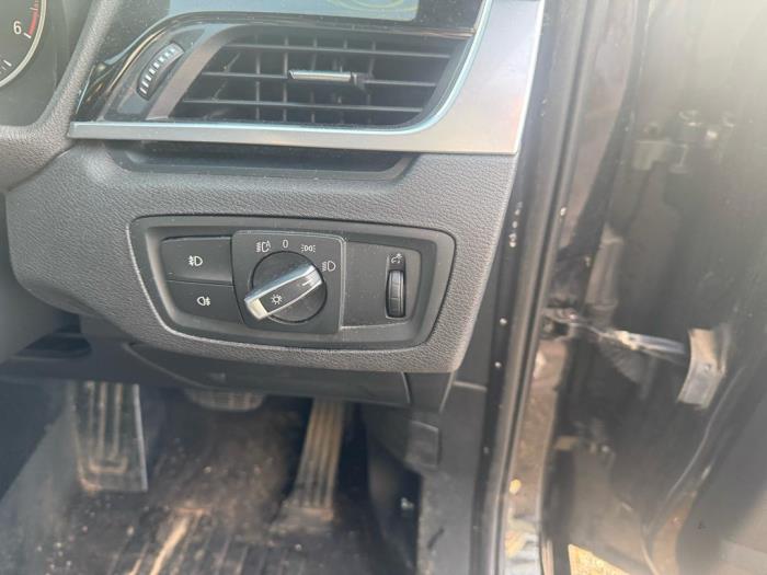 BMW X1 xDrive 20d 2.0 16V Salvage vehicle (2017, Metallic, Black)