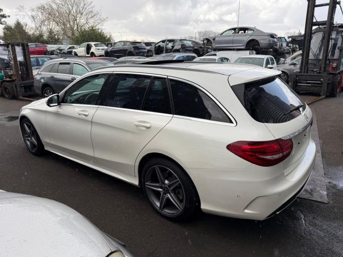 Mercedes C Estate C-180 1.6 16V BlueEfficiency Épave (2017, Métallisé, Léger, Blanc)