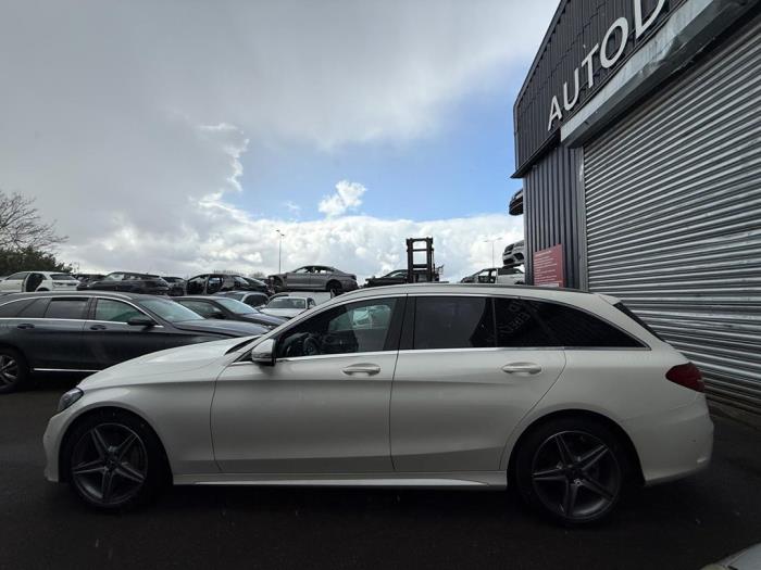 Mercedes C Estate C-180 1.6 16V BlueEfficiency Épave (2017, Métallisé, Léger, Blanc)