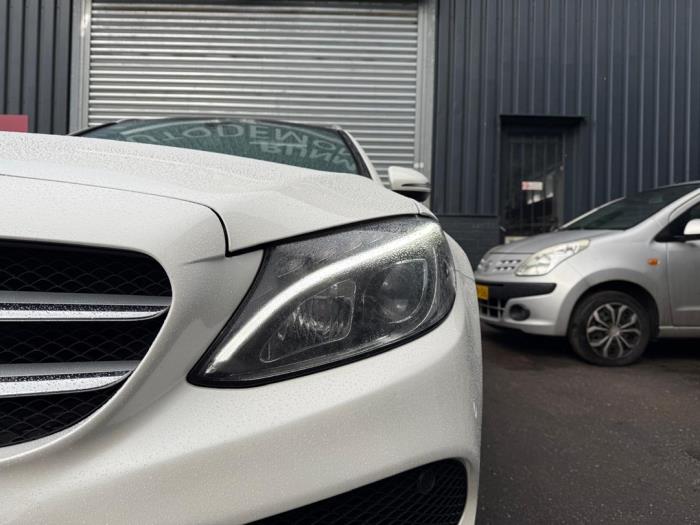 Mercedes C Estate C-180 1.6 16V BlueEfficiency Épave (2017, Métallisé, Léger, Blanc)
