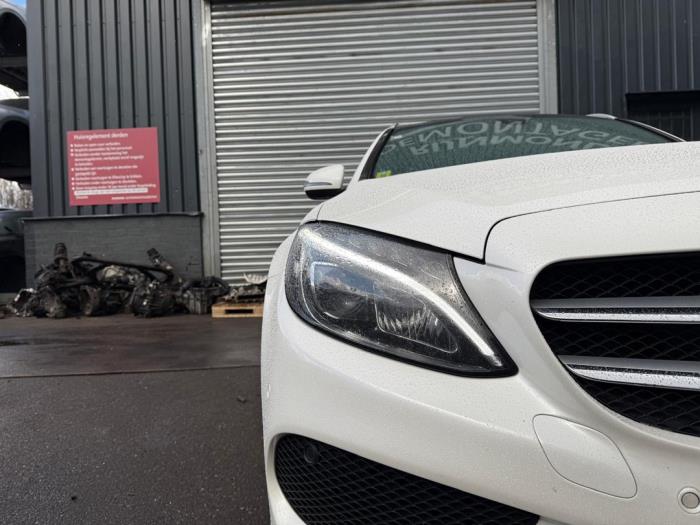 Mercedes C Estate C-180 1.6 16V BlueEfficiency Épave (2017, Métallisé, Léger, Blanc)