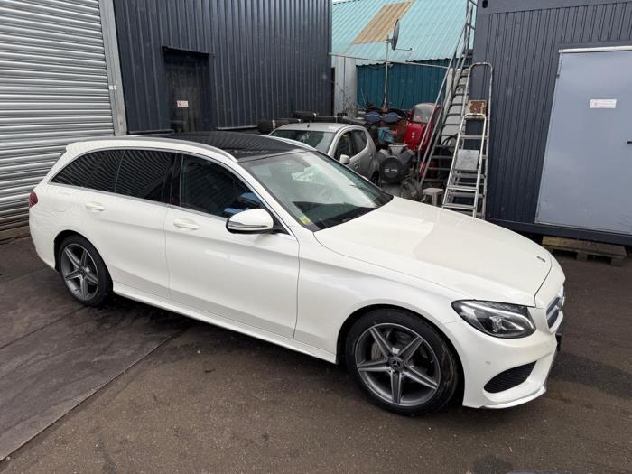 Mercedes C Estate C-180 1.6 16V BlueEfficiency Épave (2017, Métallisé, Léger, Blanc)