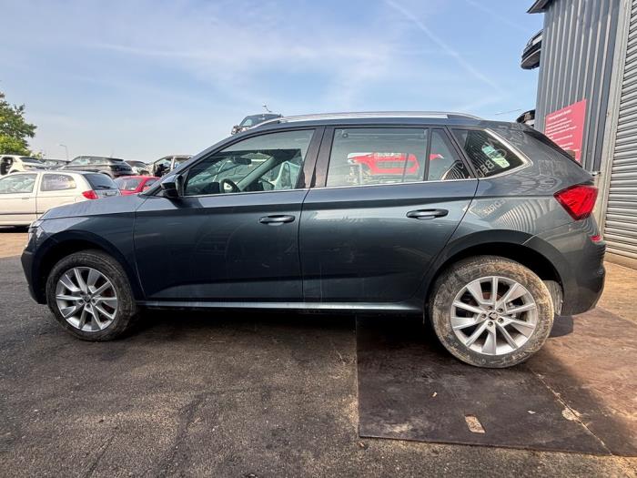 Skoda Kamiq 1.0 TSI 12V Schrottauto (2020, Dunkel, Silbergrau, Mausgrau)
