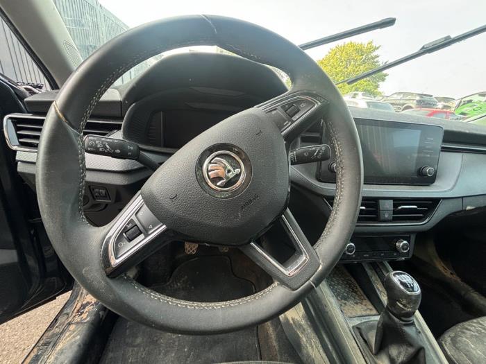 Skoda Kamiq 1.0 TSI 12V Schrottauto (2020, Dunkel, Silbergrau, Mausgrau)