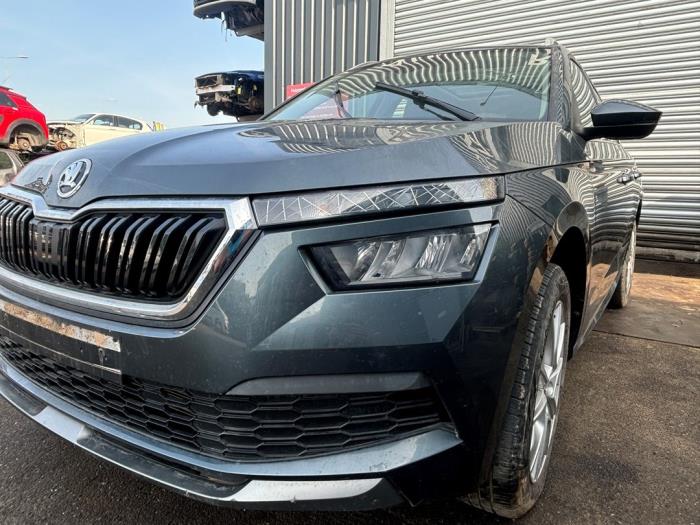 Skoda Kamiq 1.0 TSI 12V Schrottauto (2020, Dunkel, Silbergrau, Mausgrau)