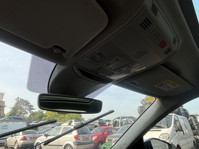 Skoda Kamiq 1.0 TSI 12V Schrottauto (2020, Dunkel, Silbergrau, Mausgrau)