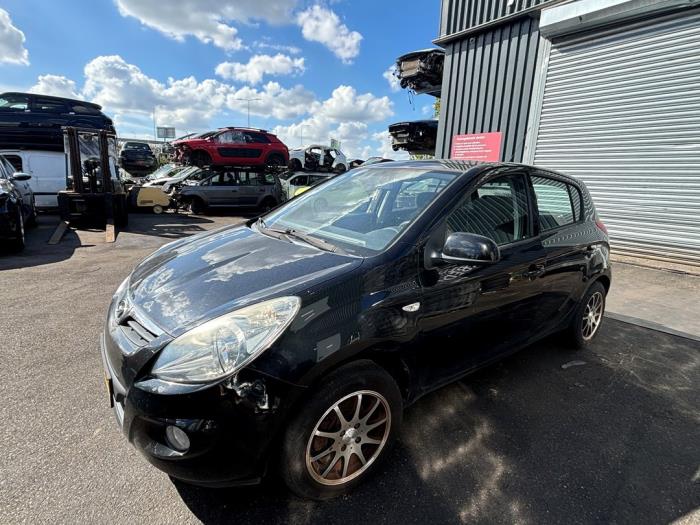 Hyundai i20 1.2i 16V Skrotfordon (2010, ZWART)