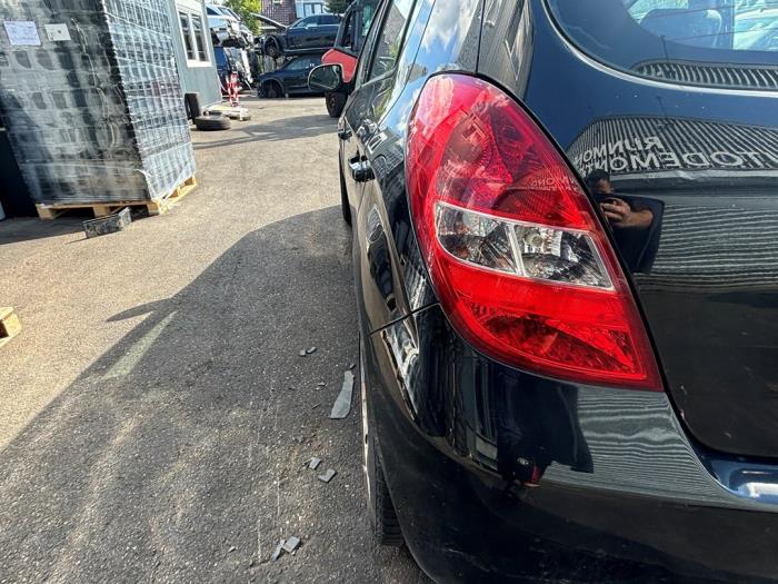 Hyundai i20 1.2i 16V Skrotfordon (2010, ZWART)