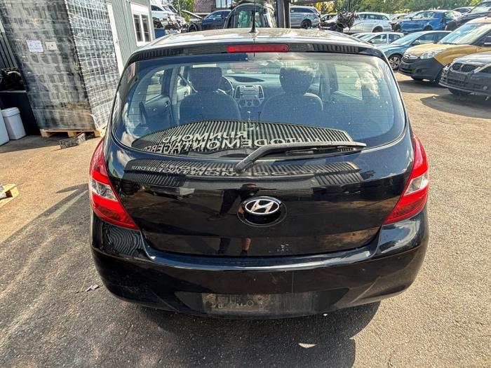 Hyundai i20 1.2i 16V Skrotfordon (2010, ZWART)