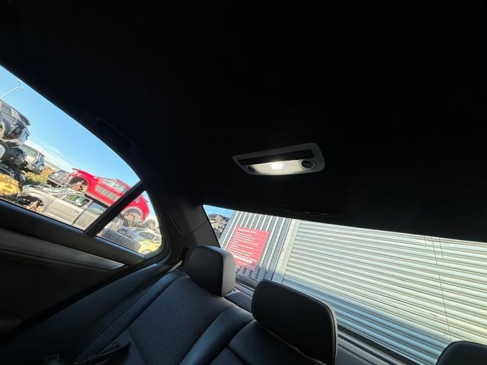 Mercedes C 1.8 C-180 CGI 16V Épave (2011, Noir)