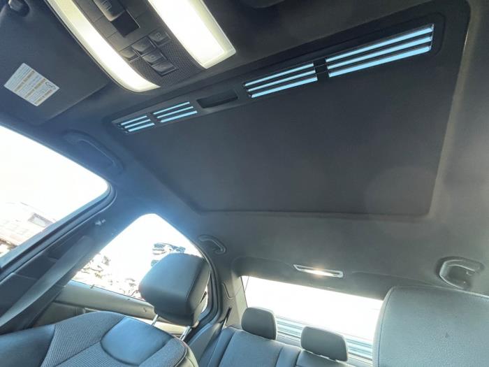 Mercedes C 1.8 C-180 CGI 16V Épave (2011, Noir)