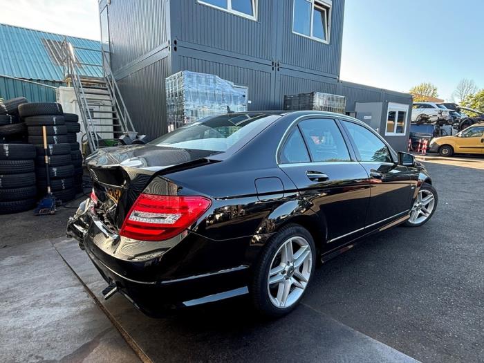 Mercedes C 1.8 C-180 CGI 16V Épave (2011, Noir)