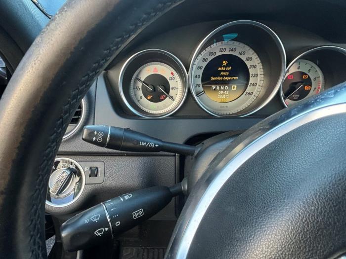 Mercedes C 1.8 C-180 CGI 16V Épave (2011, Noir)