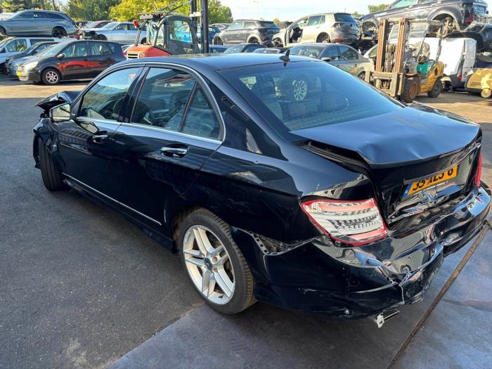 Mercedes C 1.8 C-180 CGI 16V Épave (2011, Noir)