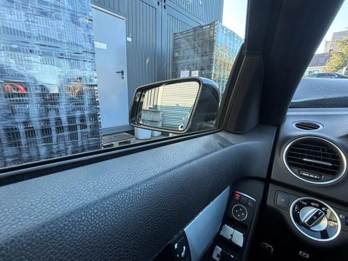 Mercedes C 1.8 C-180 CGI 16V Épave (2011, Noir)