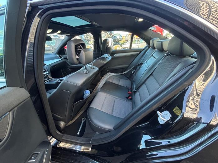 Mercedes C 1.8 C-180 CGI 16V Épave (2011, Noir)