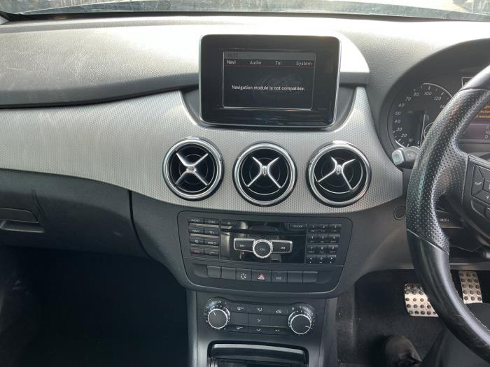 Mercedes B 1.8 B-180 CDI BlueEFFICIENCY 16V Salvage vehicle (2013, Gray, Mousey)