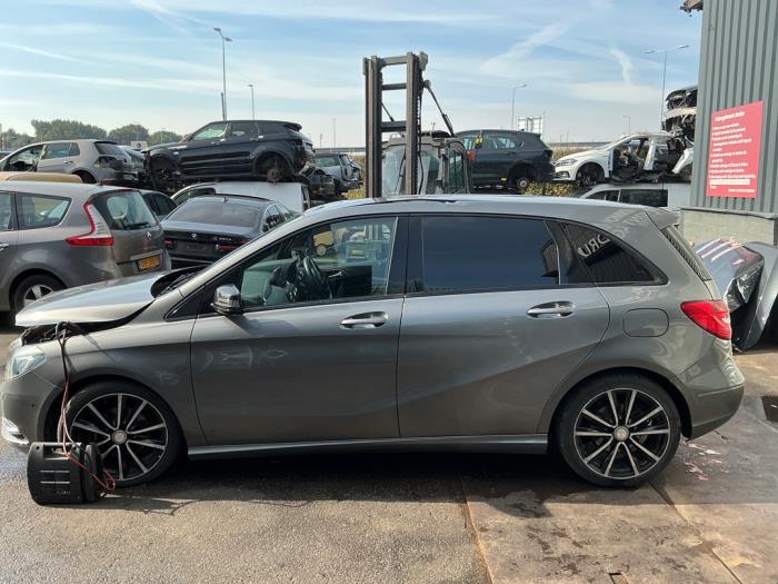 Mercedes B 1.8 B-180 CDI BlueEFFICIENCY 16V Salvage vehicle (2013, Gray, Mousey)
