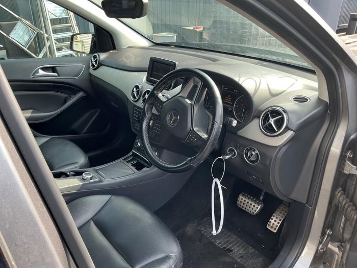 Mercedes B 1.8 B-180 CDI BlueEFFICIENCY 16V Salvage vehicle (2013, Gray, Mousey)