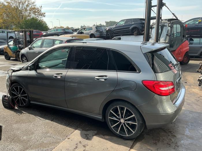Mercedes B 1.8 B-180 CDI BlueEFFICIENCY 16V Salvage vehicle (2013, Gray, Mousey)