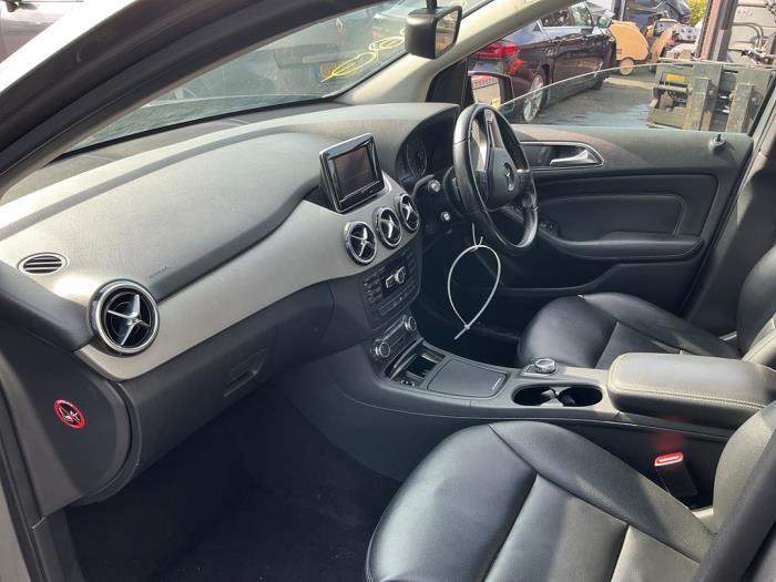 Mercedes B 1.8 B-180 CDI BlueEFFICIENCY 16V Salvage vehicle (2013, Gray, Mousey)