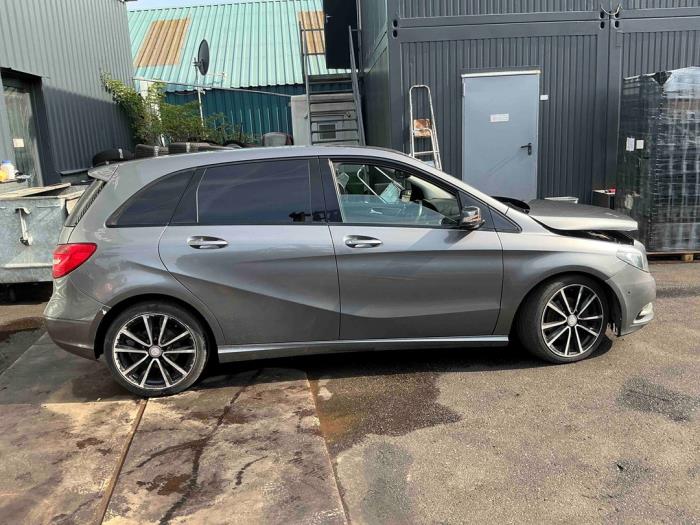 Mercedes B 1.8 B-180 CDI BlueEFFICIENCY 16V Salvage vehicle (2013, Gray, Mousey)
