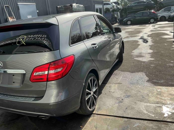 Mercedes B 1.8 B-180 CDI BlueEFFICIENCY 16V Salvage vehicle (2013, Gray, Mousey)
