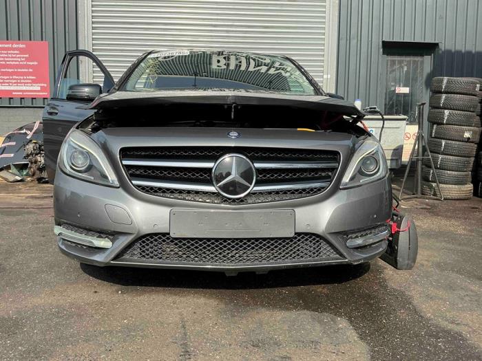 Mercedes B 1.8 B-180 CDI BlueEFFICIENCY 16V Salvage vehicle (2013, Gray, Mousey)